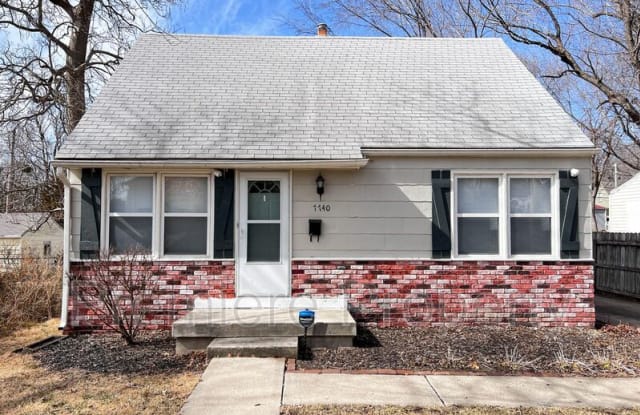 7740 Oak St - 7740 Oak Street, Kansas City, MO 64114