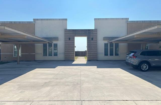 2108 Garden Ridge Drive - 4 Gallery 1