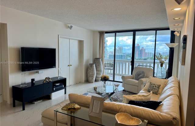 3000 Island Blvd photos photos