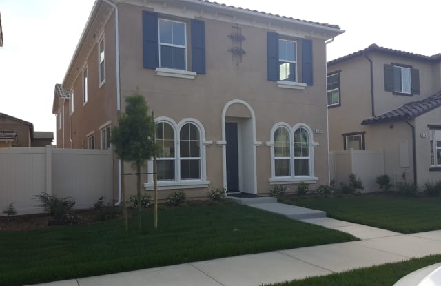 560 Owens River Dr - 560 Owens River Drive, Oxnard, CA 93036