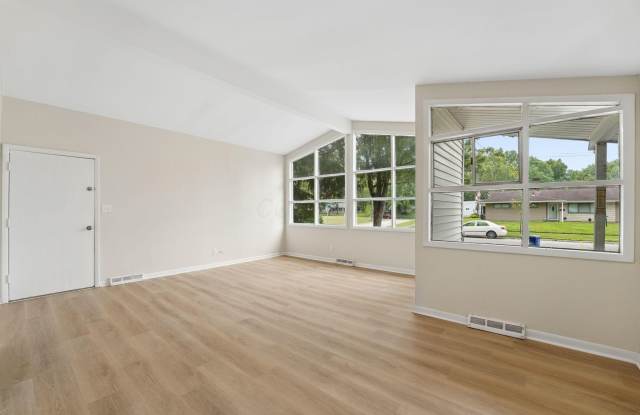 5038 Betsy Drive Gallery 4