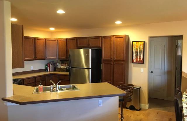 Stand alone home with private yard. Gallery 1