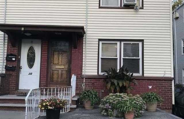 18 KELLY PARKWAY photos photos