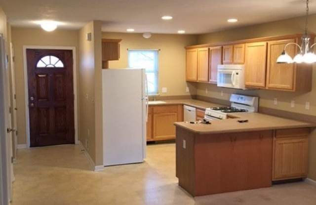 Spacious Living, Prime Location! Gallery 3