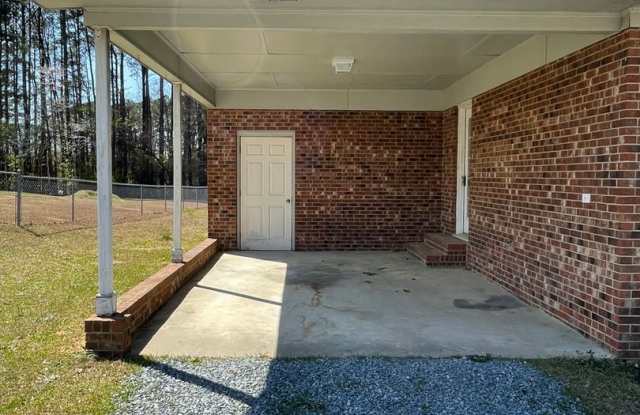 Brick Ranch home Minutes to Coats on Hwy 55 Gallery 4