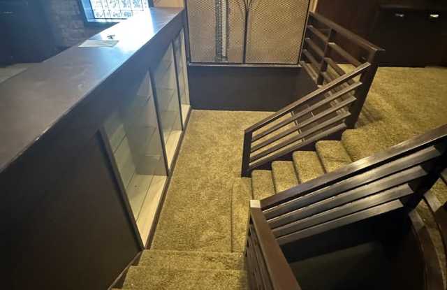 110 E. Allegan Lofts (Accord Management LLC) Gallery 1