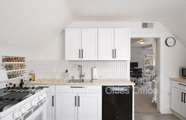 807 31st Ave N Uppr - 807 31st Avenue North, Minneapolis, MN 55411