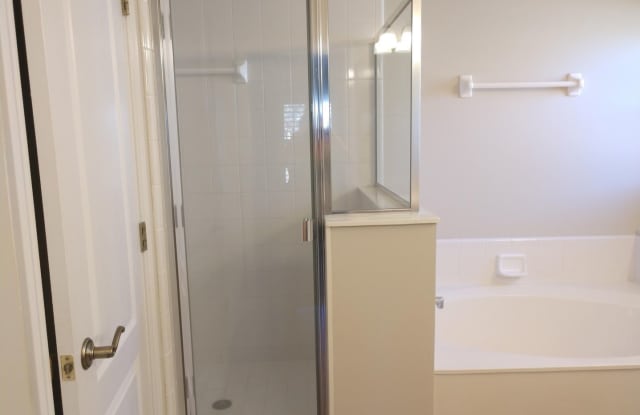Great Rental Value in Quiet Subdivision: 3 Bed, 2 Bath Home Gallery 4