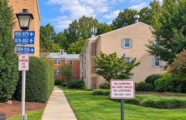 882 COLLEGE Parkway Gallery 2