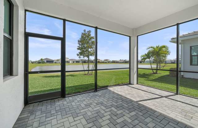 4787 St Armands Way Gallery 2