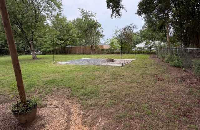 3 bedrooms, large lot, updated interior! Gallery 3