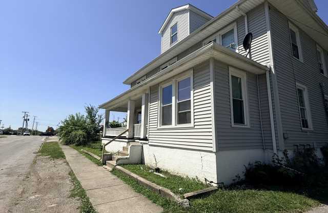 319 1/2 N McDonel St Gallery 1