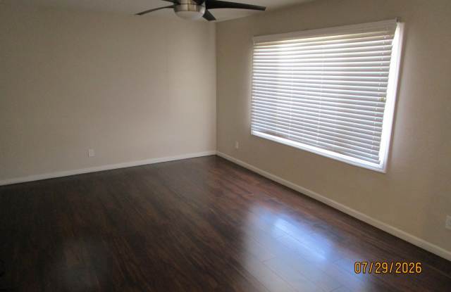 1316 E DONNER Drive Gallery 4