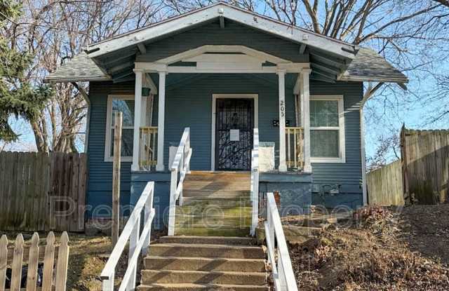 205 S Willis Ave photos photos