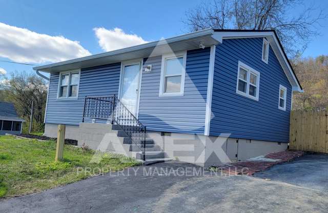 Renovated - 2 Bd 1 Ba Single Family home in North Knox close to downtown! photos photos Renovated - 2 Bd 1 Ba Single Family home in North Knox close to downtown! photos photos