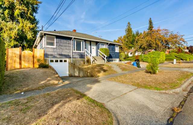 Beautifully Updated Tacoma Home Near Proctor Gallery 1