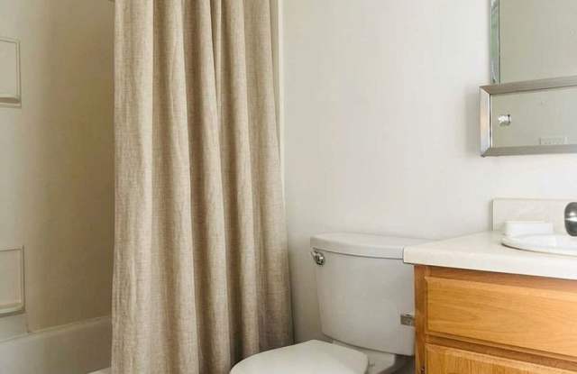 Charming 2BR Townhome in Renovo Gallery 4