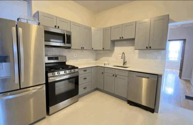 2246 W Armitage photos photos