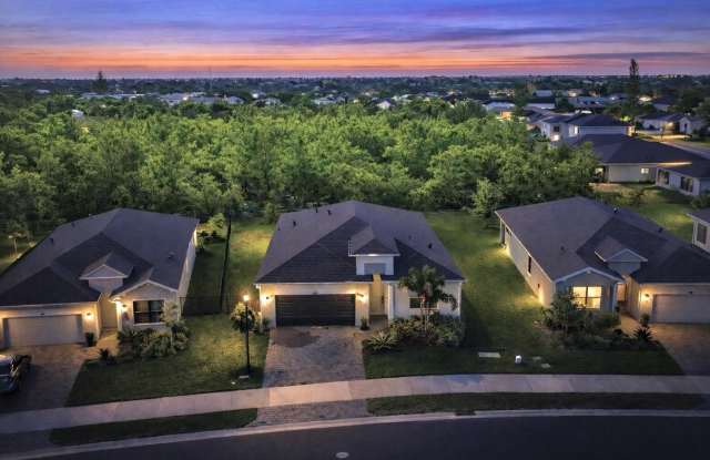 2099 NE Cedar Drive photos photos