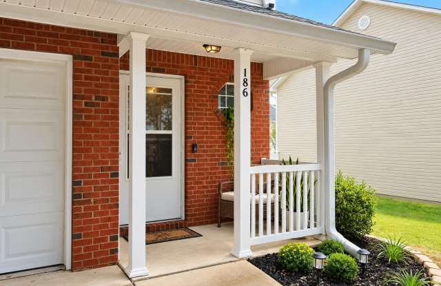 186 Swaying Pine Court Gallery 2