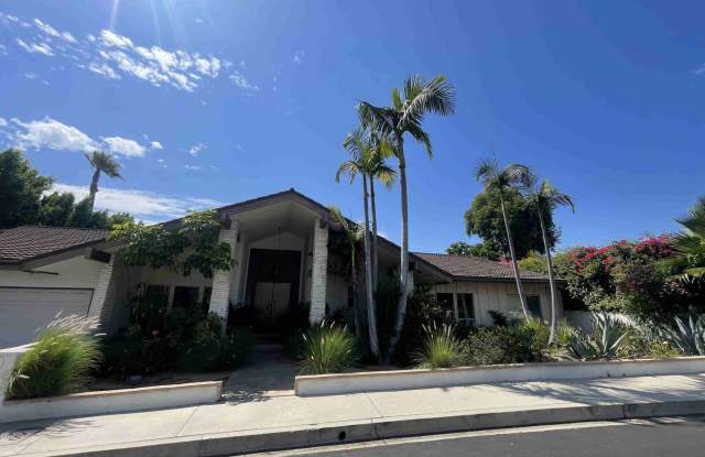 ONE STORY POOL HOME WITH PANORAMIC VIEWS! - 3725 Dellvale Place, Los Angeles, CA 91436