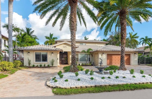 649 Hibiscus Dr - 649 Hibiscus Drive, Hallandale Beach, FL 33009