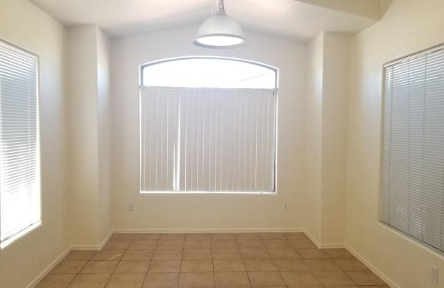 5791 W Freeway Lane Gallery 3