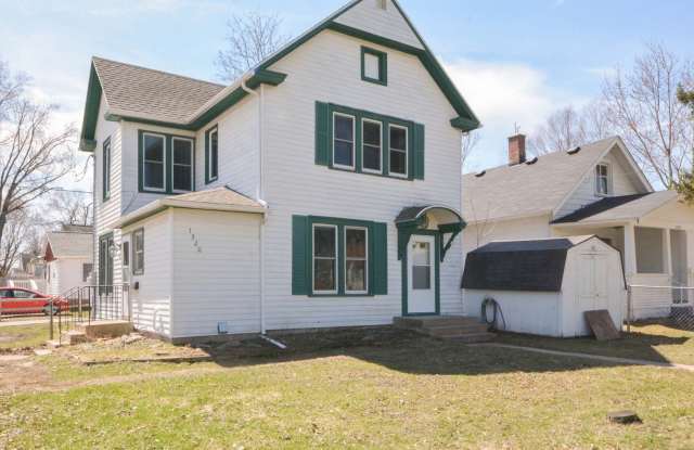 Gorgeous home on corner lot with fenced yard! photos photos