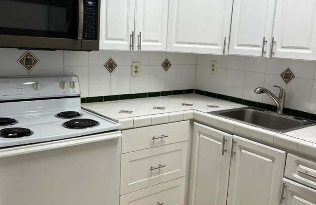 7190 W 11th Ct. - 04 photos photos