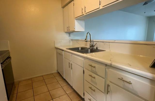 Lovely Townhome in Clovis! Gallery 1
