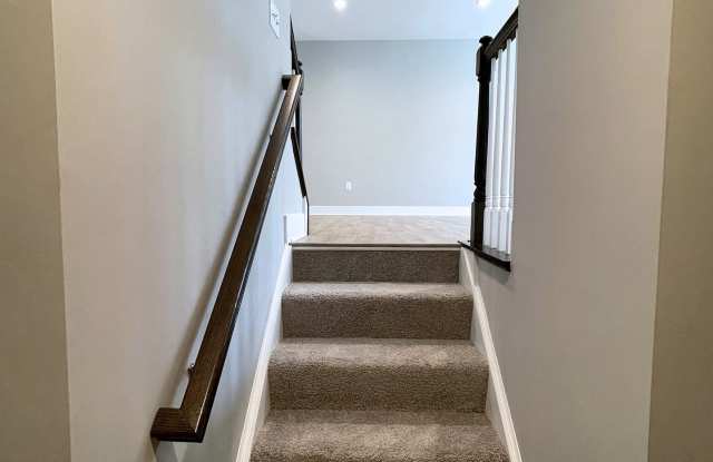 AVAILABLE NOW! New Construction 3 Bedroom Town Homes! Gallery 3
