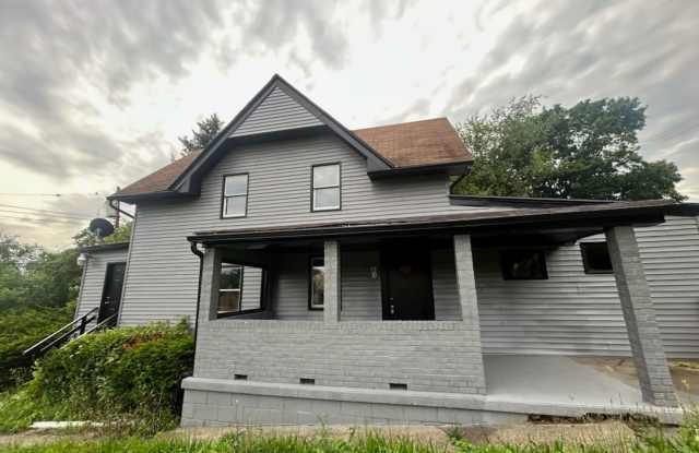 Newly Update 3 bedroom 1 bath house for rent in Port Vue! photos photos