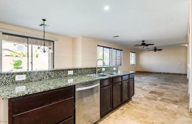 2418 W Sienna Bouquet Pl - 2418 West Sienna Bouquet Place, Phoenix, AZ 85085
