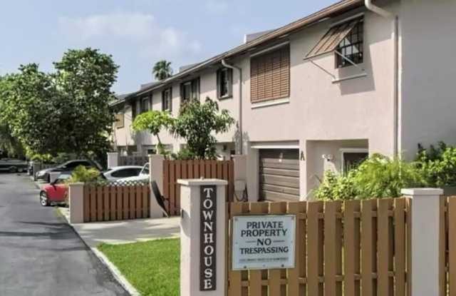 3301 Duck Avenue photos photos