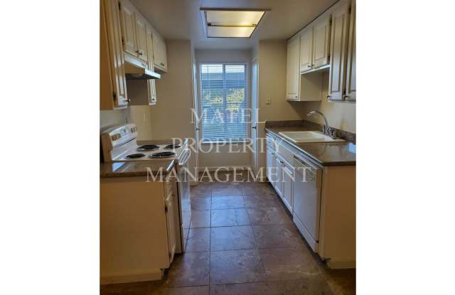 FLO1313 photos photos