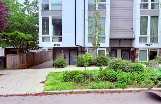 First Hill/Cherry Hill Townhome photos photos