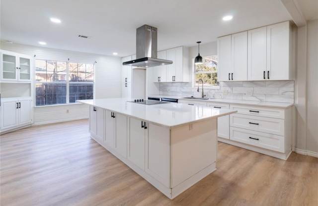 313 S PRAIRIE Street photos photos