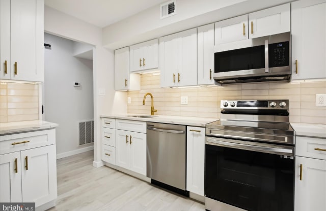 5815 EDSON LANE - 5815 Edson Lane, North Bethesda, MD 20852