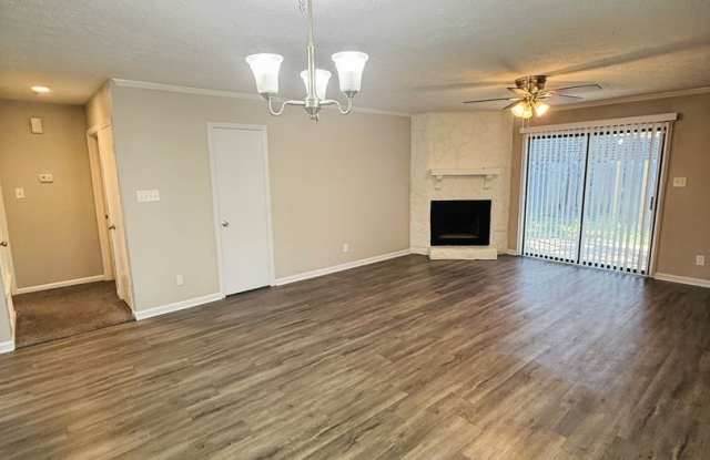 Beautiful Duplex Close to Mid-Town Savannah Gallery 4