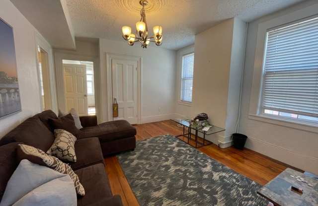 22 Maverick St photos photos