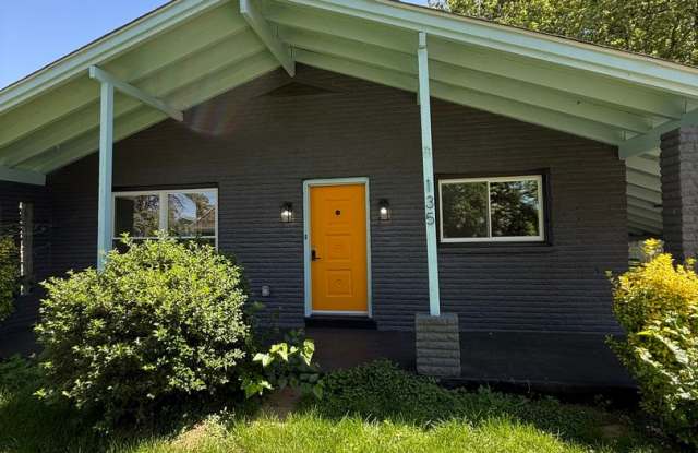 135 Grandview Ave- Ultimate Retro Luxury on Grandview Avenue Body: photos photos