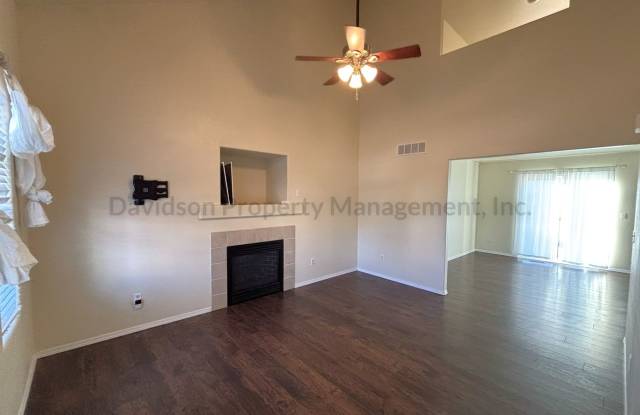 Cozy 2 Bedroom House in North Fountain Gallery 3