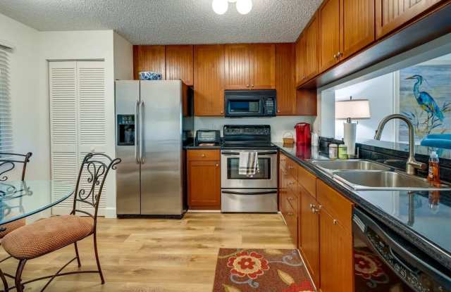 **LOVELY FURNISHED SEASONAL RENTAL**3 BEDS/2 BATHS**DEAUVILLE**AVAILABLE** Gallery 3