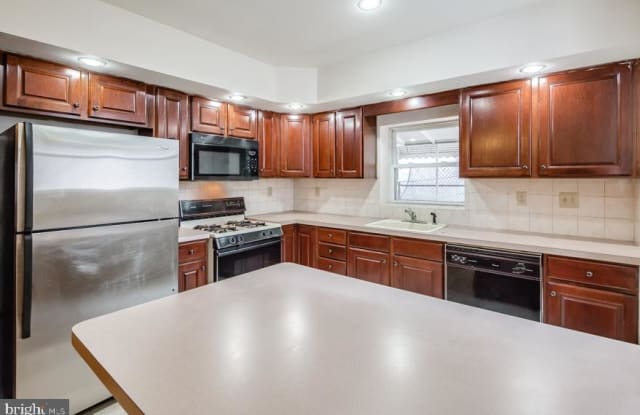 1916 DICKINSON STREET - 1916 Dickinson Street, Philadelphia, PA 19146