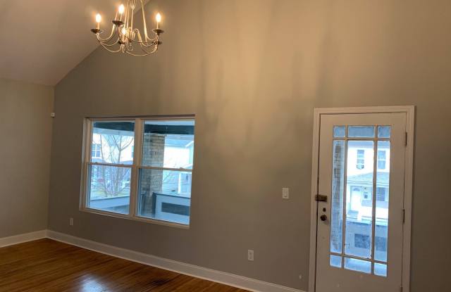 967 Oakwood Avenue Gallery 3