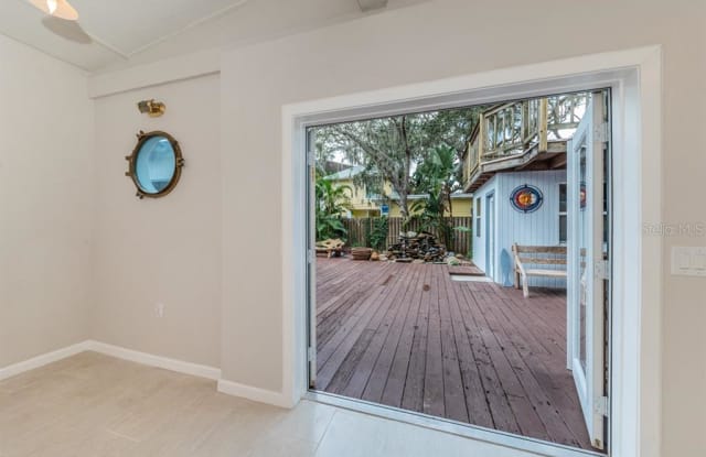 204 S MAYO STREET - 204 Mayo Street South, Palm Harbor, FL 34683