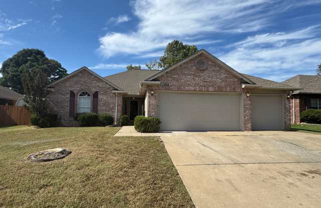 Newly remodeled - 4 bed 2 bath 3 car garage photos photos