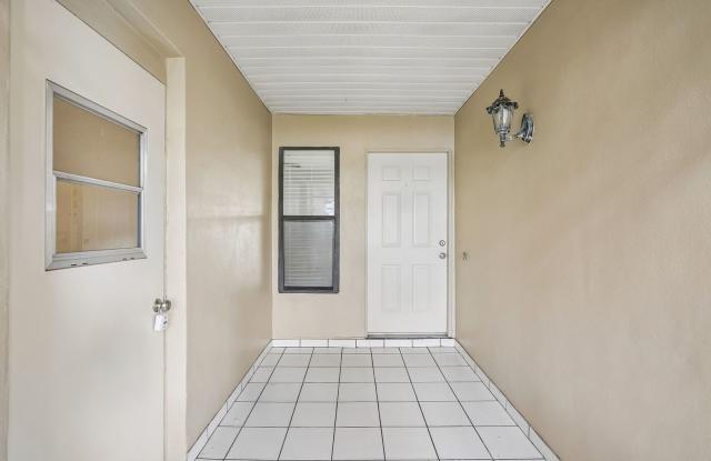 Great 3BR/2BA Oviedo Home in Alafaya Woods Gallery 4