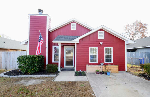 McArthur Place - 733 Mosswood Lane, Fayetteville, NC 28311