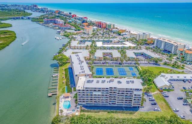 19451 GULF BOULEVARD photos photos